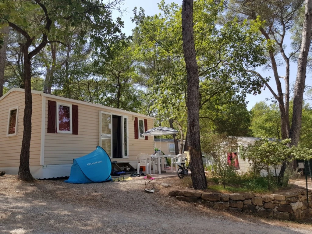 Camping le Devançon 3*, Camping 3* à Peynier (Bouches du Rhône) - Location Mobil Home pour 5 personnes - Photo N°4