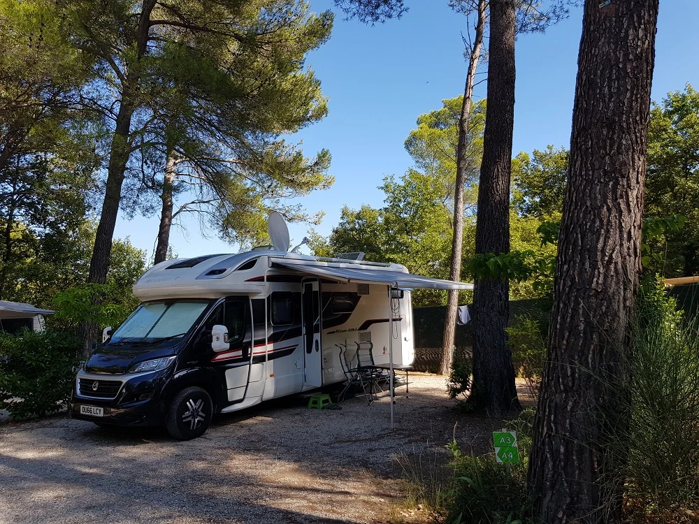 Camping le Devançon 3*, Camping 3* à Peynier (Bouches du Rhône) - Location Mobil Home pour 5 personnes - Photo N°6