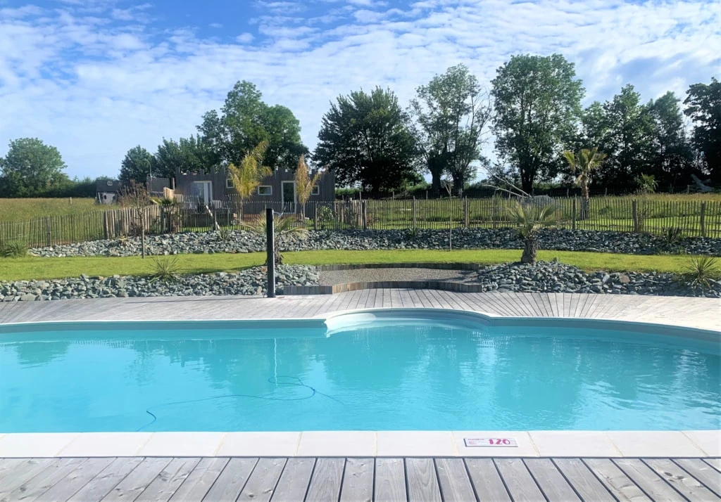 Camping Côté Lac 3*, Camping 3* à Verruyes (Deux Sèvres) - Location Mobil Home pour 4 personnes - Photo N°2