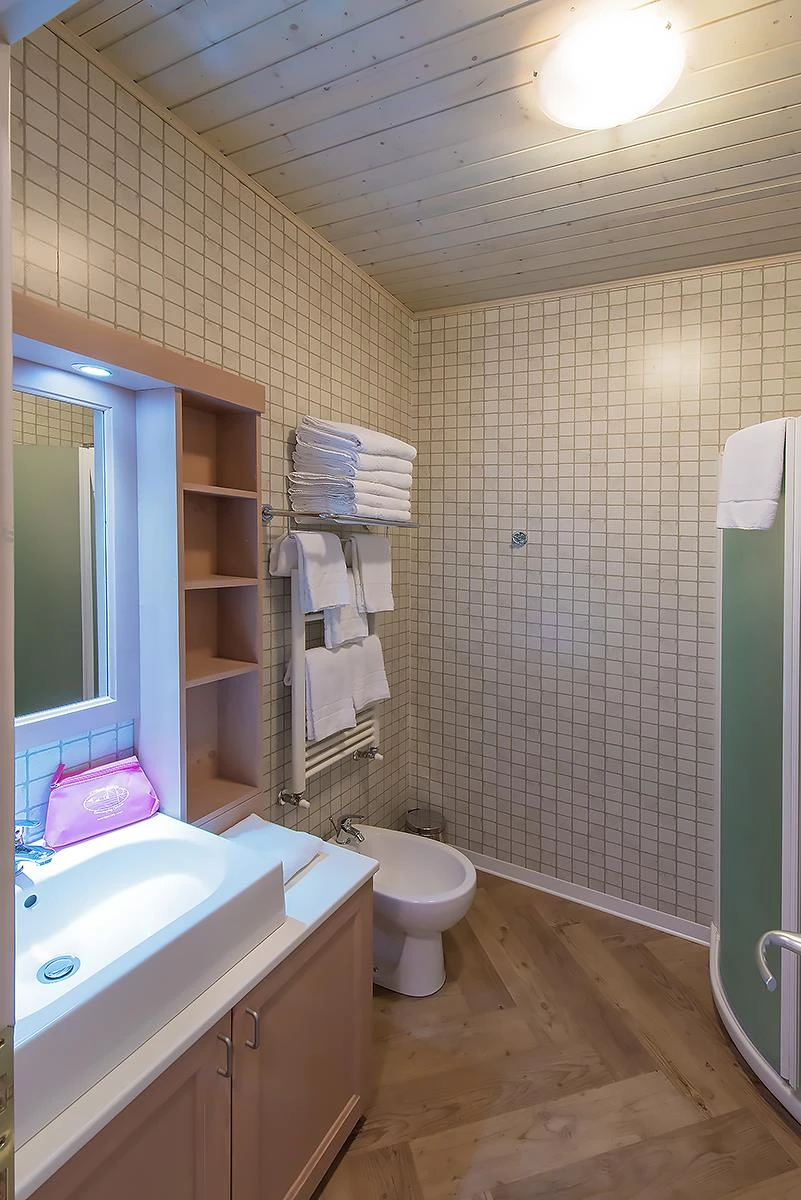 Il Villaggio di Giuele - 3*, Camping 3* à Finale Ligure (Savone) - Location Mobil Home pour 4 personnes - Photo N°6