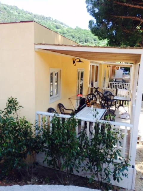 Il Villaggio di Giuele - 3*, Camping 3* à Finale Ligure (Savone) - Location Mobil Home pour 6 personnes - Photo N°3
