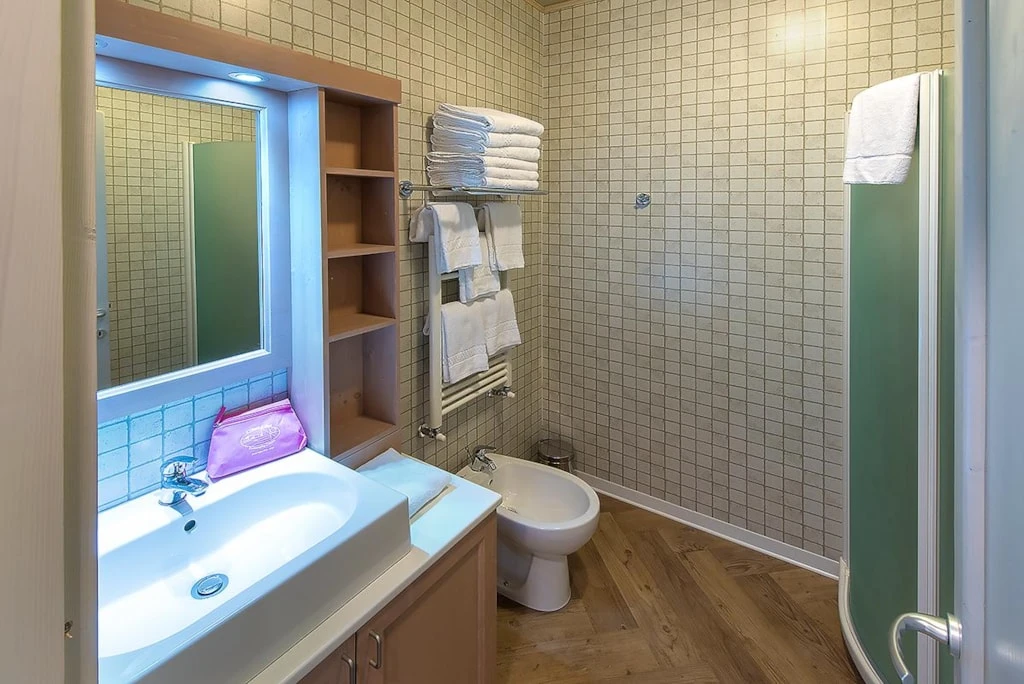 Il Villaggio di Giuele - 3*, Camping 3* à Finale Ligure (Savone) - Location Mobil Home pour 6 personnes - Photo N°7
