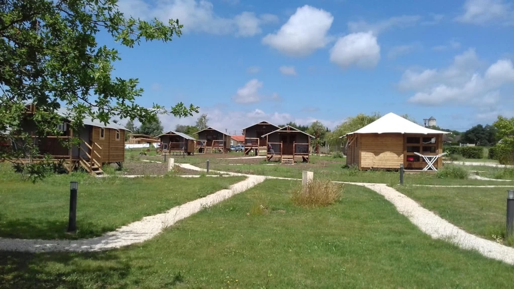 Lodges de Blois-Chambord 3*, Camping 3* à Mont près Chambord (Loir et Cher) - Location Chalet pour 5 personnes - Photo N°20