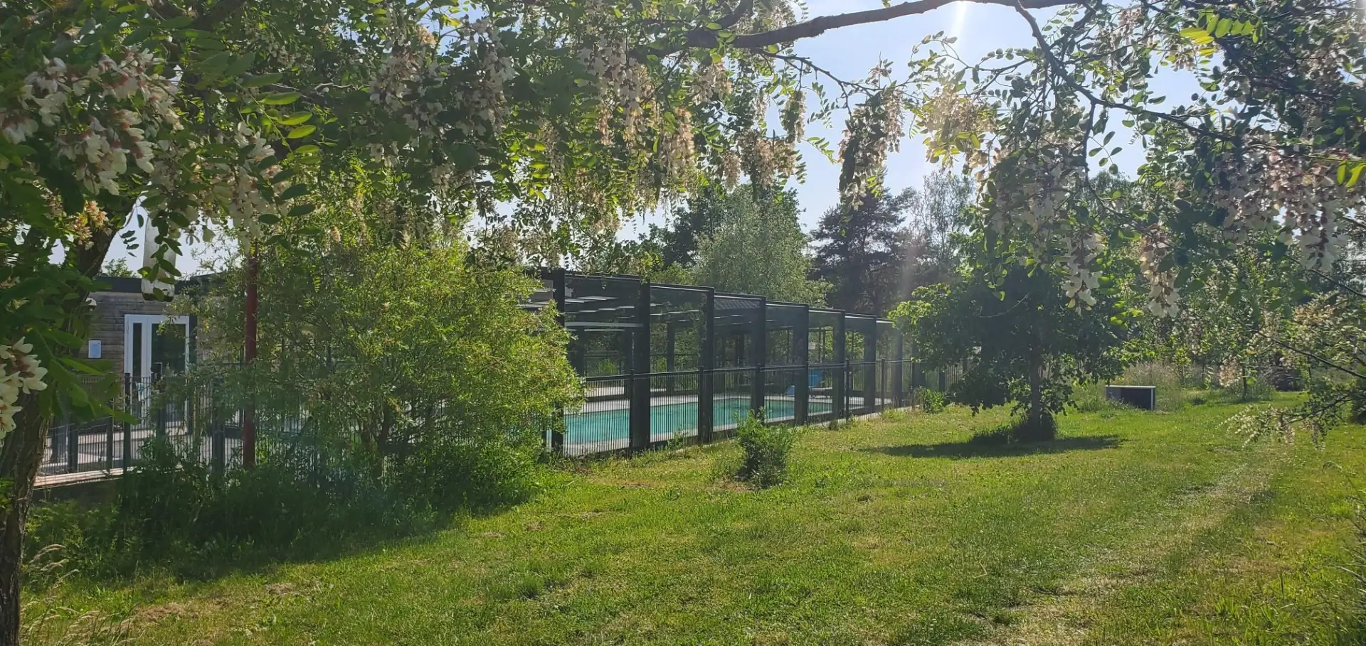 Lodges de Blois-Chambord 3*, Camping 3* à Mont près Chambord (Loir et Cher) - Location Bungalow pour 6 personnes - Photo N°3