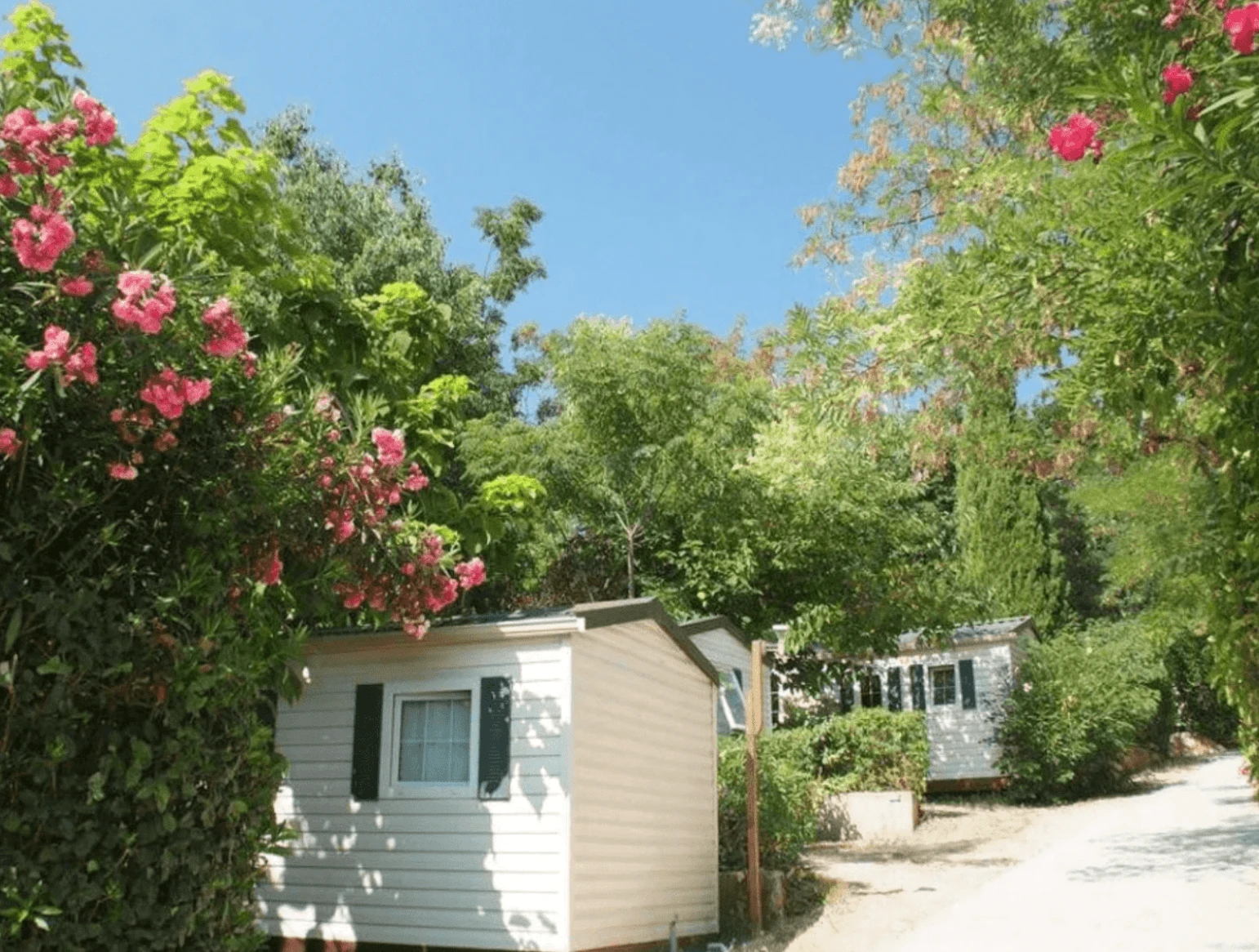 Parc Des Fontanettes - 4*, Camping à La Seyne sur Mer (Var) - Location Chalet pour 5 personnes - Photo N°10