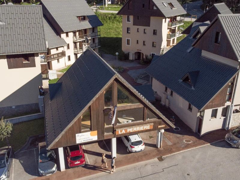 Résidence Hameaux de la Perrière 3*, Camping 3* à Saint Colomban des Villards (Savoie) - Location Appartement pour 6 personnes - Photo N°11