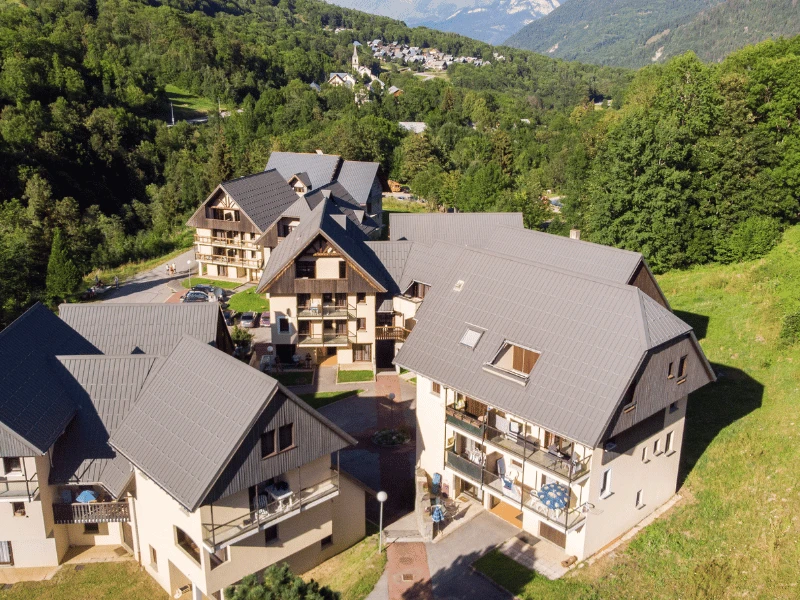 Résidence Hameaux de la Perrière 3*, Camping 3* à Saint Colomban des Villards (Savoie) - Location Appartement pour 6 personnes - Photo N°12