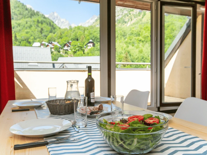 Résidence Hameaux de la Perrière 3*, Camping 3* à Saint Colomban des Villards (Savoie) - Location Appartement pour 8 personnes - Photo N°2