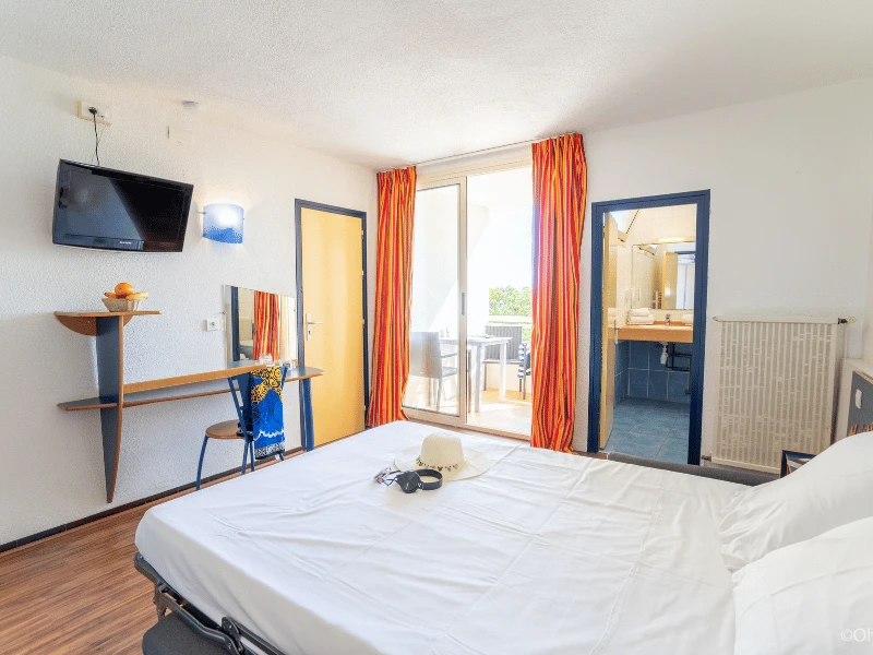 Résidence Le Neptune 3*, Camping 3* à Saint Pierre La Mer (Aude) - Location Appartement pour 2 personnes - Photo N°6