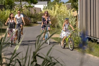 Camping l'Océan 5* Ze collection, Camping 5* à Brem sur Mer (Vendée) - Location Mobil Home pour 4 personnes - Photo N°12