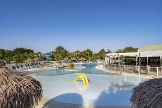 Camping le Cabellou Plage 5*, Camping 5* à Concarneau (Finistère) - Location Mobil Home pour 5 personnes - Photo N°2
