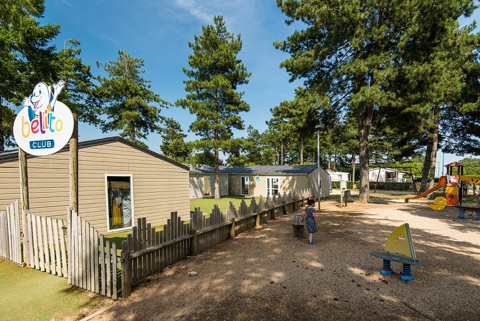 Camping Les Brunelles 5* Ze collection, Camping 5* à Longeville sur Mer (Vendée) - Location Mobil Home pour 6 personnes - Photo N°9