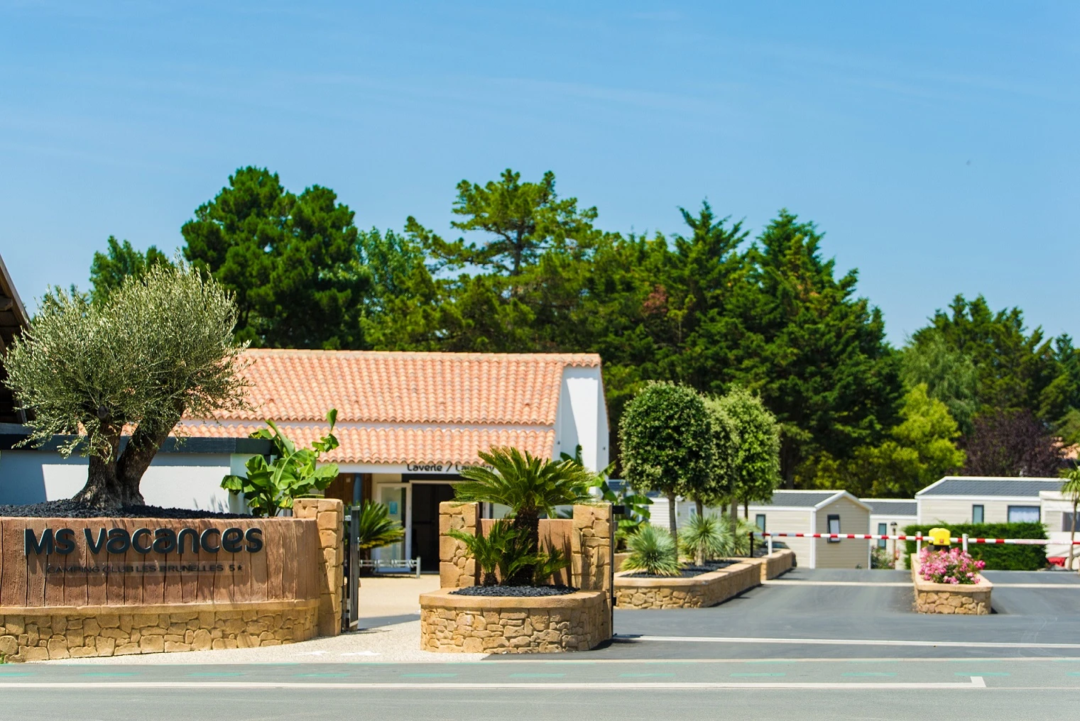 Camping Les Brunelles 5* Ze collection, Camping 5* à Longeville sur Mer (Vendée) - Location Mobil Home pour 6 personnes - Photo N°15