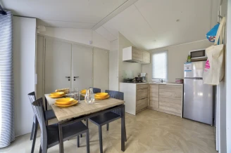 Camping L'Anse des Pins 4* - Plage - Ze collection, Camping 4* à Saint Georges d'Oléron (Charente Maritime) - Location Mobil Home pour 6 personnes - Photo N°3