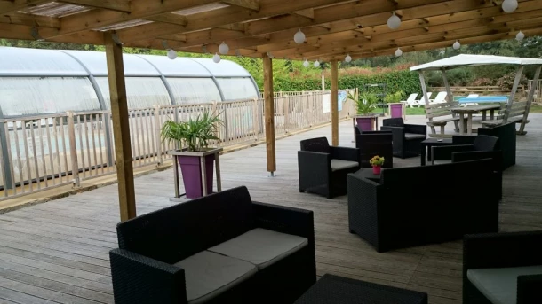 Camping Entre Terre et Mer 3*, Camping 3* à Pont Scorff (Morbihan) - Location Mobil Home pour 4 personnes - Photo N°2