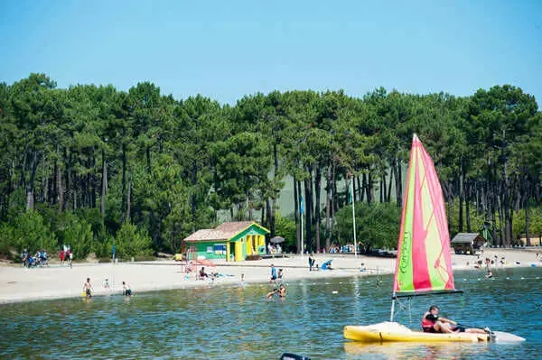 Camping Lac de Carcans 3*, Camping 3* à Carcans (Gironde) - Location Tente équipée pour 5 personnes - Photo N°2