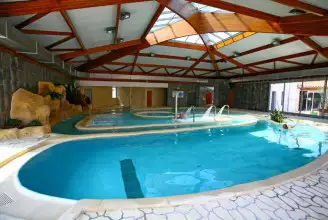 Camping Les Gros Joncs 5*, Camping 5* à Saint Georges d'Oléron (Charente Maritime) - Location Mobil Home pour 4 personnes - Photo N°9