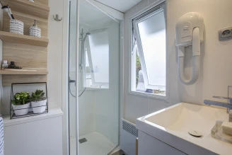 Camping Le Ranolien 5* Ze collection, Camping 5* à Perros Guirec (Cotes d'Armor) - Location Mobil Home pour 4 personnes - Photo N°8