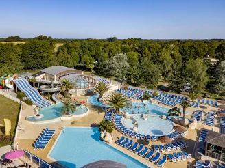 Camping Les Deux Fontaines 4* Ze collection, Camping 4* à Névez (Finistère) - Location Mobil Home pour 4 personnes - Photo N°2