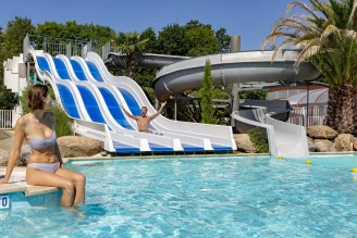 Camping Les Deux Fontaines 4* Ze collection, Camping 4* à Névez (Finistère) - Location Mobil Home pour 4 personnes - Photo N°3