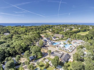 Camping Les Deux Fontaines 4* Ze collection, Camping 4* à Névez (Finistère) - Location Mobil Home pour 4 personnes - Photo N°6