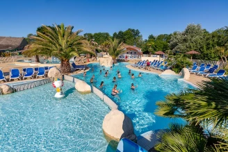 Camping Les Deux Fontaines 4* Ze collection, Camping 4* à Névez (Finistère) - Location Mobil Home pour 4 personnes - Photo N°8