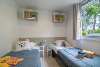 Camping Les Deux Fontaines 4* Ze collection, Camping 4* à Névez (Finistère) - Location Mobil Home pour 4 personnes - Photo N°25