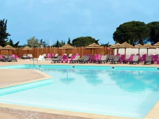 Camping Les Flamants Roses 4* Ze collection, Camping 4* à Canet en Roussillon (Pyrénées Orientales) - Location Mobil Home pour 4 personnes - Photo N°2