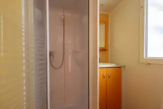 Camping Les Alouettes 4*, Camping 4* à Bretignolles sur Mer (Vendée) - Location Mobil Home pour 5 personnes - Photo N°8