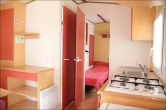 Camping Les Alouettes 4*, Camping 4* à Bretignolles sur Mer (Vendée) - Location Mobil Home pour 5 personnes - Photo N°12