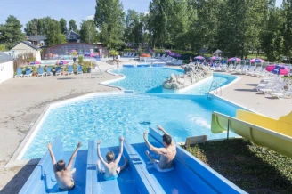 Domaine De Dugny 4*, Camping 4* à Chaumont sur Loire (Loir et Cher) - Location Mobil Home pour 6 personnes - Photo N°2