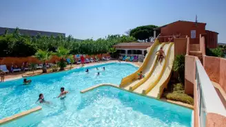 Camping Clau Mar Jo 4*, Camping 4* à Bormes les Mimosas (Var) - Location Mobil Home pour 8 personnes - Photo N°2