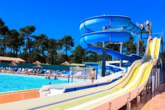 Camping Côté Ô La Palmyre 4*, Camping 4* à Les Mathes (Charente Maritime) - Location Chalet pour 4 personnes - Photo N°6