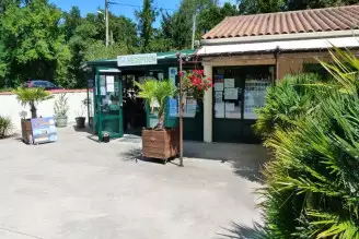 Camping Domaine Les Charmilles 4*, Camping 4* à Saint Laurent de la Prée (Charente Maritime) - Location Mobil Home pour 6 personnes - Photo N°8
