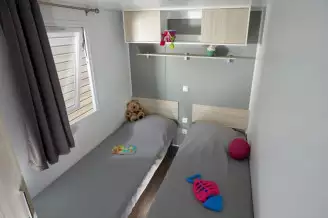 Camping Domaine Les Charmilles 4*, Camping 4* à Saint Laurent de la Prée (Charente Maritime) - Location Mobil Home pour 6 personnes - Photo N°14