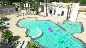 Domaine du Golfe de Saint Tropez 4*, Camping 4* à Grimaud (Var) - Location Mobil Home pour 6 personnes - Photo N°2