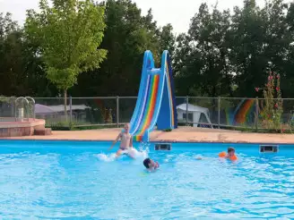 Camping Fontaine du Roc 3*, Camping 3* à Dévillac (Lot et Garonne) - Location Mobil Home pour 6 personnes - Photo N°3