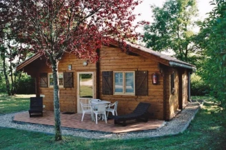 Camping Fontaine du Roc 3*, Camping 3* à Dévillac (Lot et Garonne) - Location Chalet pour 5 personnes