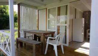 Camping Fontaine du Roc 3*, Camping 3* à Dévillac (Lot et Garonne) - Location Chalet pour 6 personnes - Photo N°4
