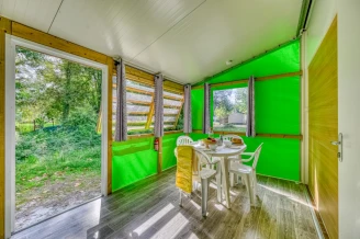 Camping L'Arbre d'Or 4*, Camping 4* à Parentis en Born (Landes) - Location Bungalow pour 5 personnes - Photo N°4