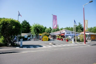 Camping L'Arbre d'Or 4*, Camping 4* à Parentis en Born (Landes) - Location Mobil Home pour 4 personnes - Photo N°13