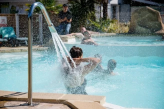 Camping L'Arbre d'Or 4*, Camping 4* à Parentis en Born (Landes) - Location Mobil Home pour 4 personnes - Photo N°18