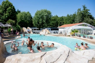 Camping L'Arbre d'Or 4*, Camping 4* à Parentis en Born (Landes) - Location Mobil Home pour 4 personnes - Photo N°22