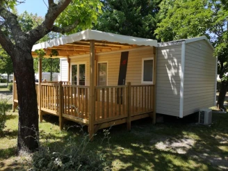 Camping L'Arbre d'Or 4*, Camping 4* à Parentis en Born (Landes) - Location Mobil Home pour 6 personnes - Photo N°2