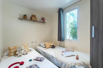 Camping La Barque 4*, Camping 4* à Saint Aygulf (Var) - Location Mobil Home pour 6 personnes - Photo N°4