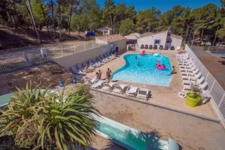 Camping La Pinède en Provence 3*, Camping 3* à Mondragon (Vaucluse) - Location Mobil Home pour 4 personnes - Photo N°1