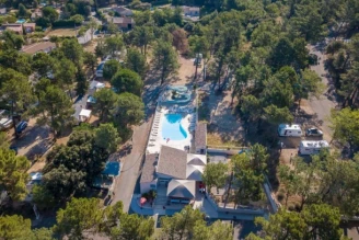 Camping La Pinède en Provence 3*, Camping 3* à Mondragon (Vaucluse) - Location Mobil Home pour 4 personnes - Photo N°6