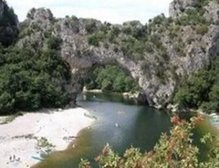 Camping La Pinède en Provence 3*, Camping 3* à Mondragon (Vaucluse) - Location Mobil Home pour 4 personnes - Photo N°18