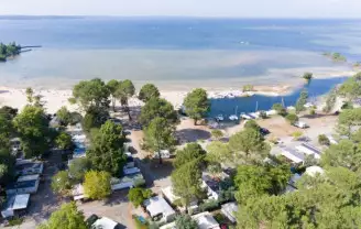 Camping Le Navarrosse 4*, Camping 4* à Biscarrosse (Landes) - Location Bungalow pour 6 personnes - Photo N°8