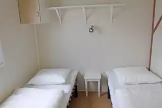 Camping Menez Bichen 3*, Camping 3* à Saint Nic (Finistère) - Location Mobil Home pour 5 personnes - Photo N°13
